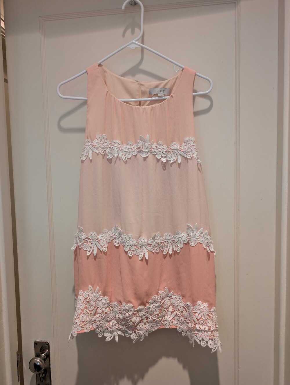 LOFT Peach and Light Pink Lace-Trim tunic XL
